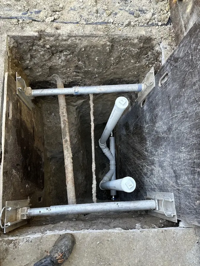 Experienced plumber completing Drain Cleaning work in Evergreen